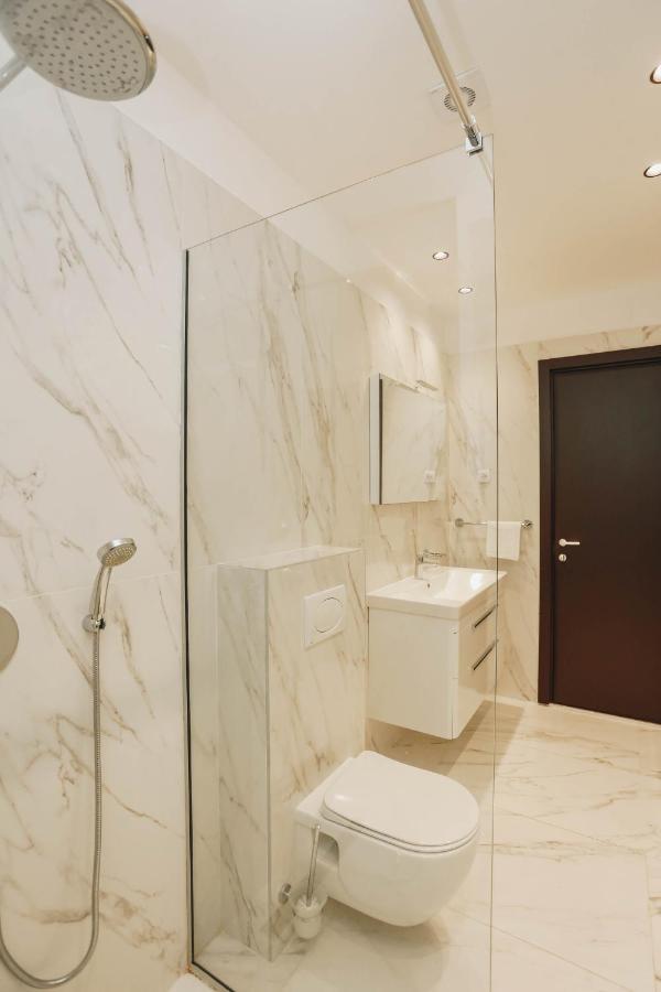 Beachfront Luxury Apartment ブドヴァ エクステリア 写真