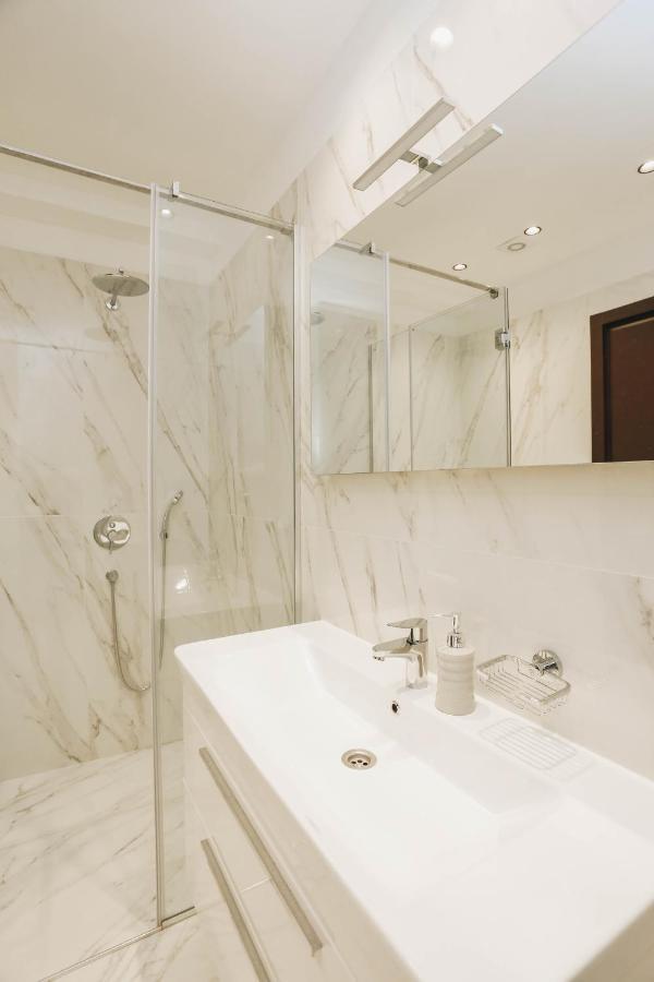Beachfront Luxury Apartment ブドヴァ エクステリア 写真