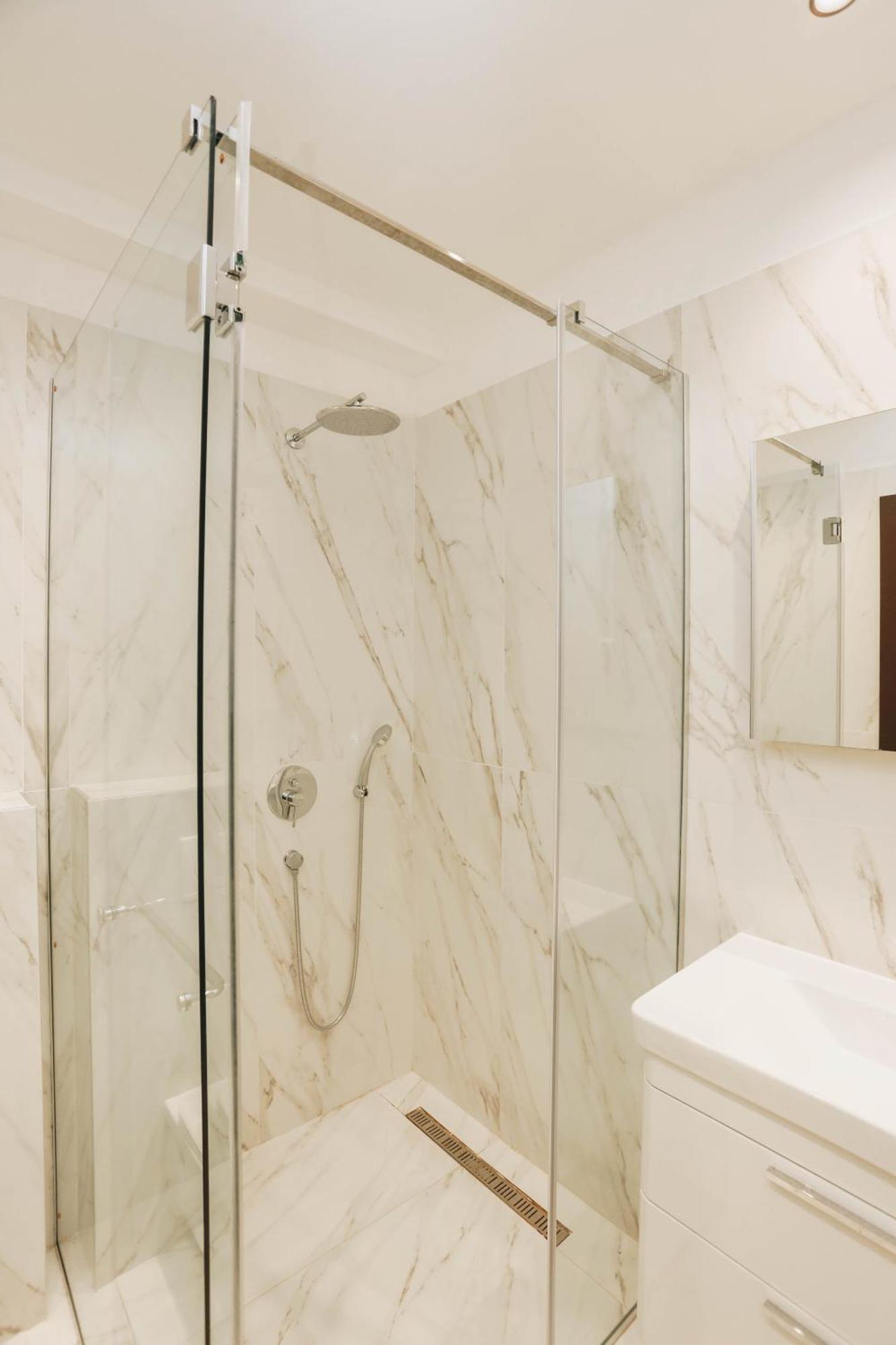 Beachfront Luxury Apartment ブドヴァ エクステリア 写真